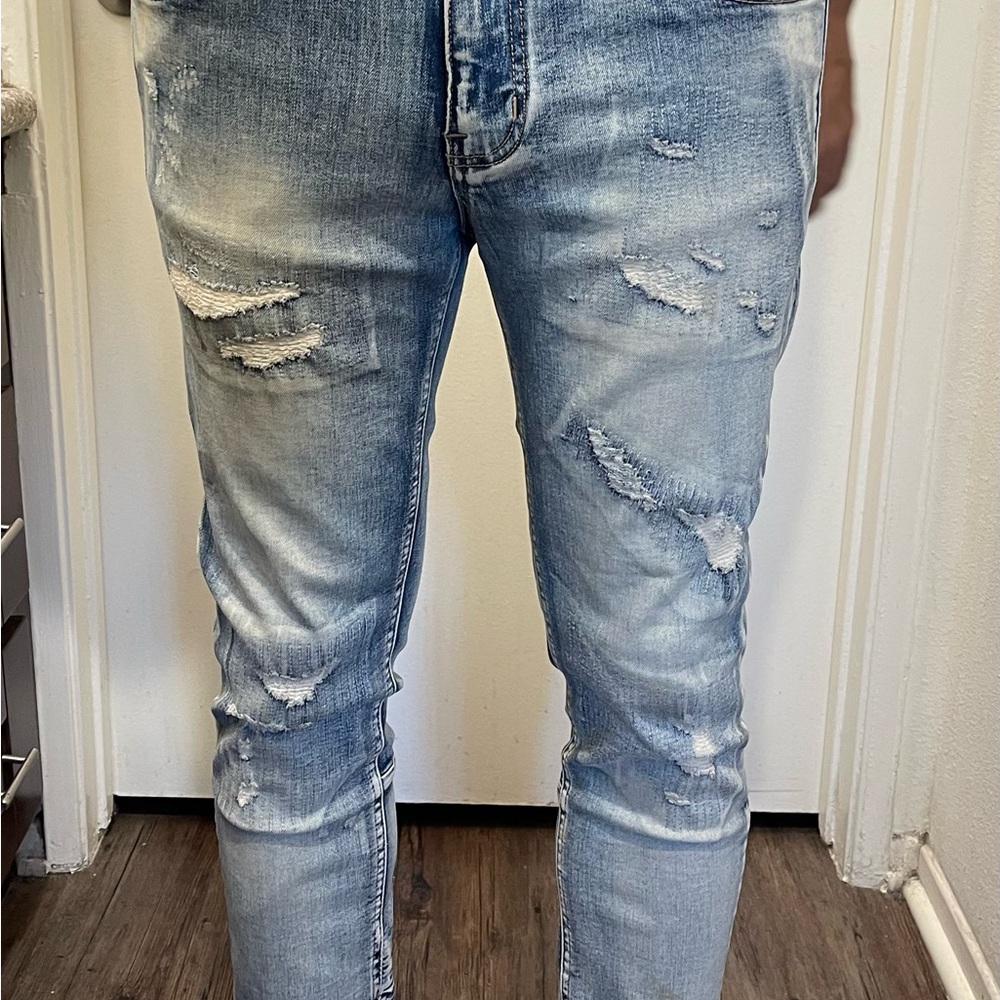 KDNK men’s skinny distressed jeans. Size 34.